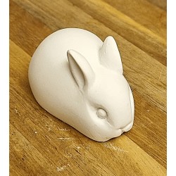 Beton Kaninchen sitzend