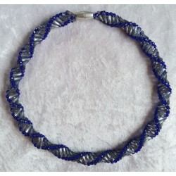 Gefädelte Halskette blau/weiss
