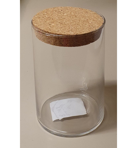 Glas mit Korkdeckel