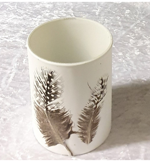 Glas mit Feder 1