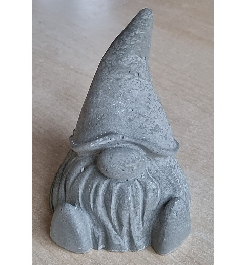 Beton Wichtel sitzend grau Wetterfest