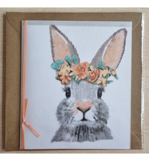 Kaninchenkopf mit Blumen
