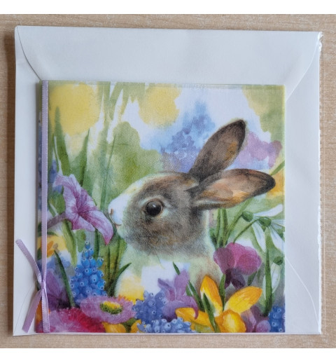 Kaninchen in Blumenwiese