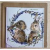 Zwei Kaninchen/Lavendelkranz