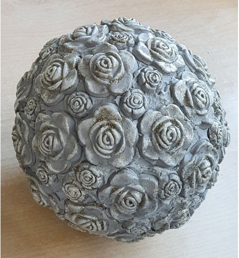 Rosenkugel aus Beton gross