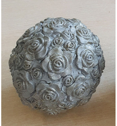 Rosenkugel aus Beton mittel