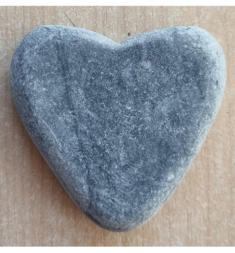 Stein Herz grau