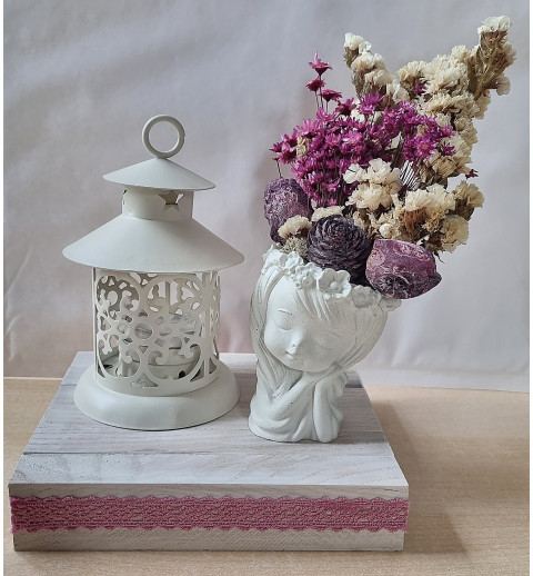 Teelichtdeko mit Trockenblumen magenta
