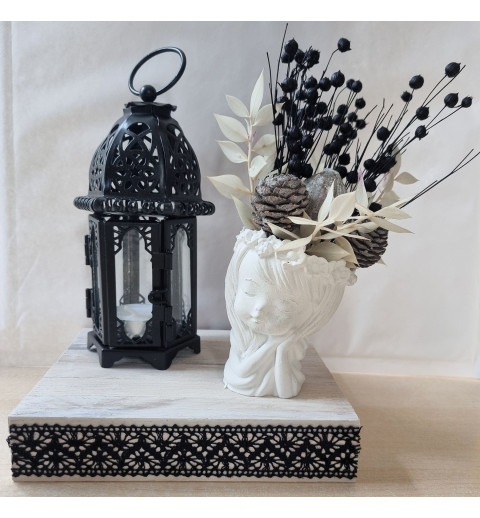 Teelichtdeko mit Trockenblumen schwarz