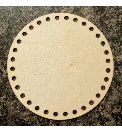 Laubsäge Holz Kreis mit Löchern