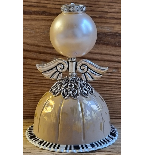 Engel aus Vertuo Kaffeekapseln creme/gold