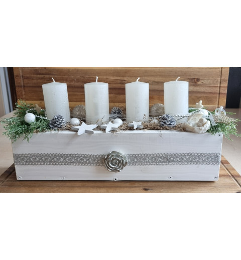 Adventsgesteck weiss
