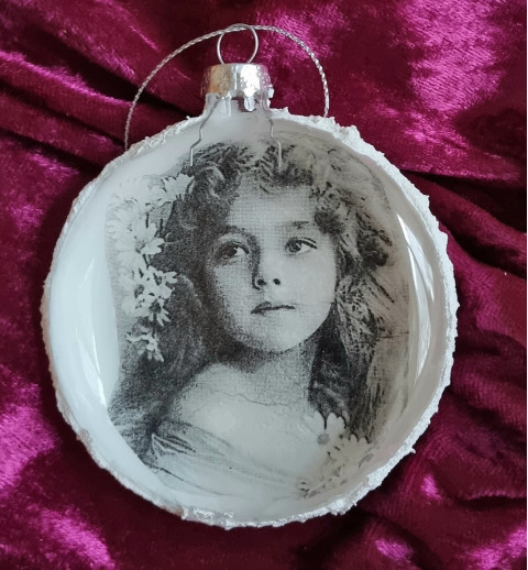 Glaskugel flach Nostalgie "Mädchen mit langen Haaren"