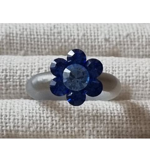 Ring mit Swarovski Steinen Blume blau/hellgrau