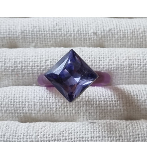 Ring mit Swarovski Steinen Quadrat lila