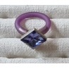 Ring mit Swarovski Steinen Quadrat lila