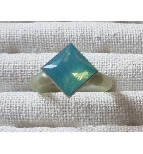Ring mit Swarovski Steinen Quadrat mint/hellgrau