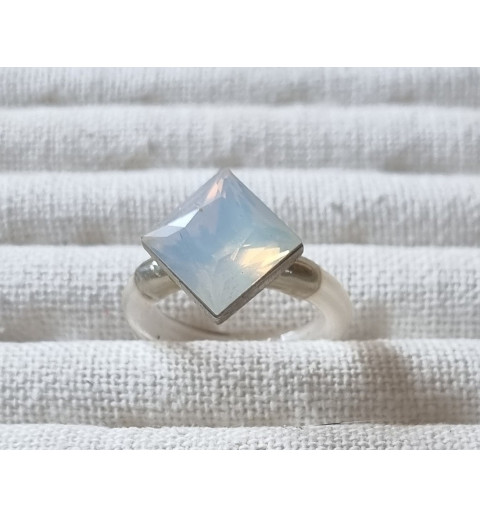 Ring mit Swarovski Steinen Quadrat weiss/transparent