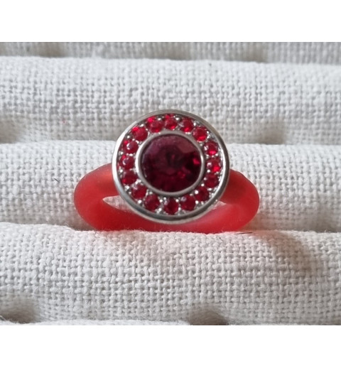 Ring mit Swarovski Steinen Rund rot