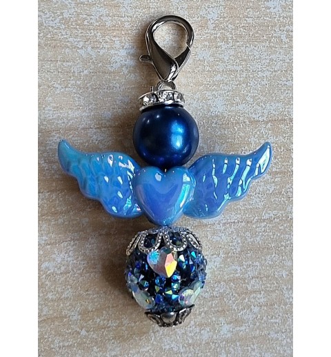 Perlen Engel mit Kunststoff Flügel blau