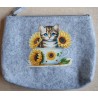 Filz Necessaire hellgrau Katze/Sonnenblumen/Tasse mit rosa Rose