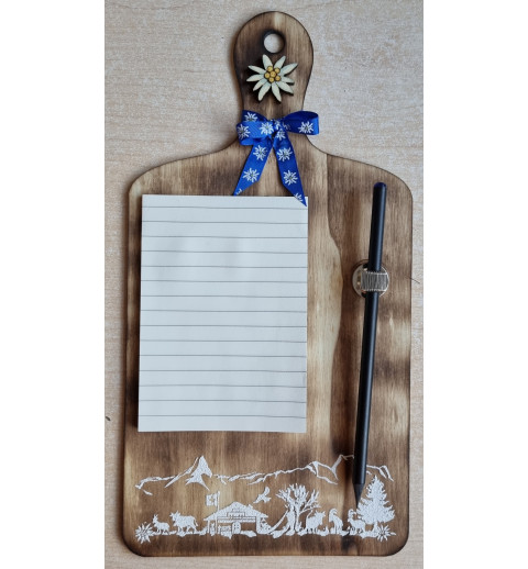 Notizblock mit Bleistift auf Holzbrettchen Alpenfeeling blau