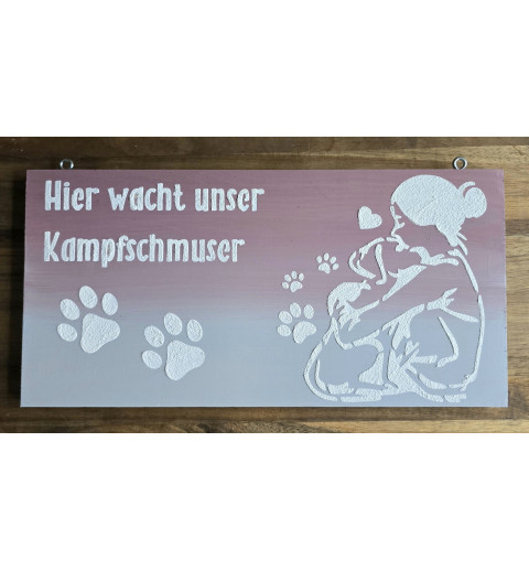 Schild " Hier wacht unser Kampfschmuser "  altrosa/hellgrau
