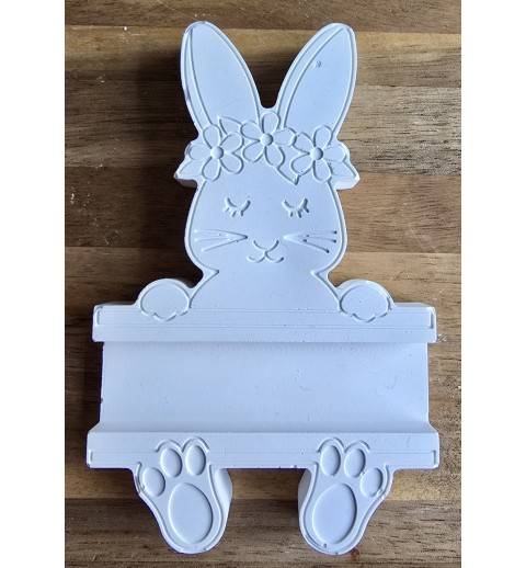 Beton Hase flach mit Blumen