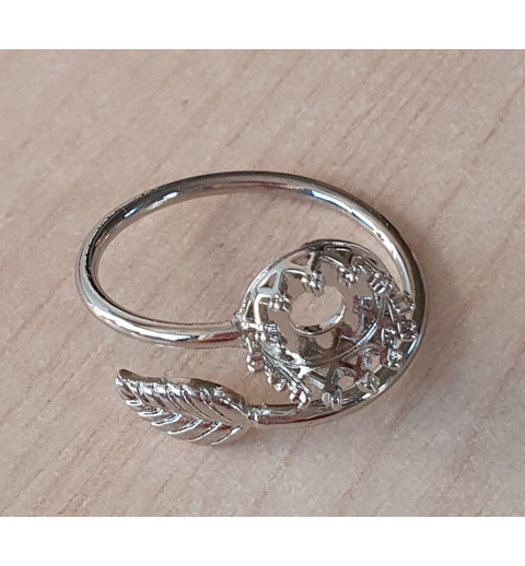 Ring mit Blatt