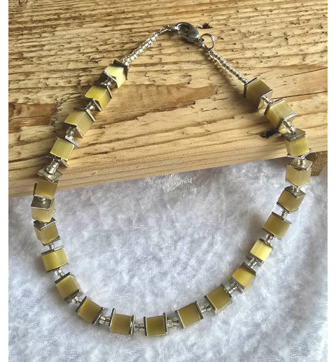 Kette mit Würfel-Perlen gelb