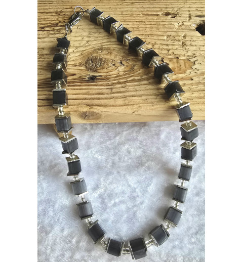 Kette mit Würfel-Perlen schwarz
