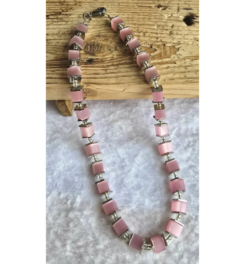 Kette mit Würfel-Perlen rosa
