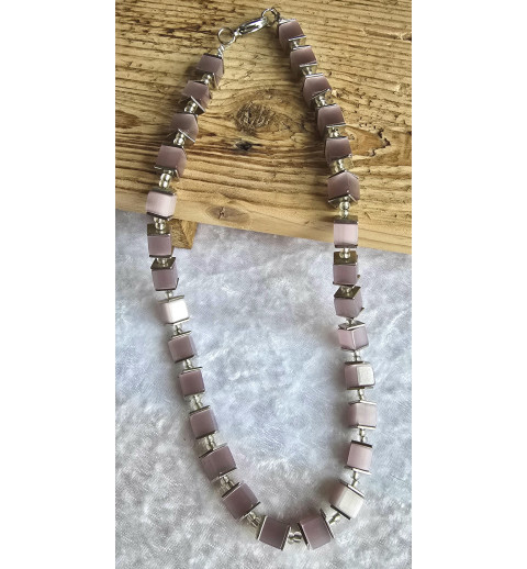 Kette mit Würfel-Perlen mauve