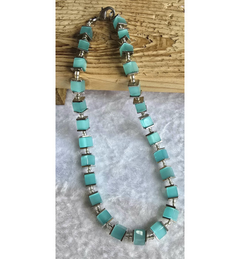 Kette mit Würfel-Perlen mint