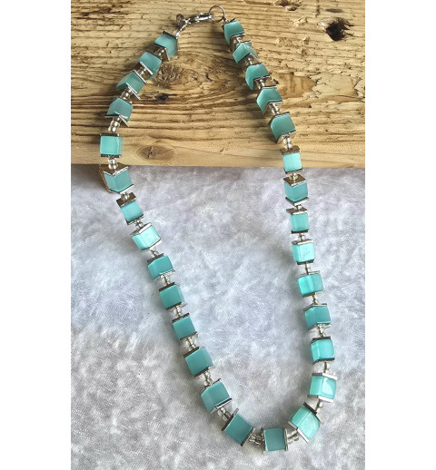 Kette mit Würfel-Perlen mint