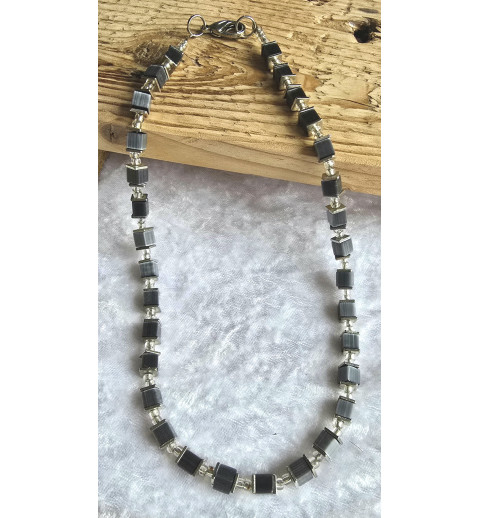 Kette mit Würfel-Perlen schwarz
