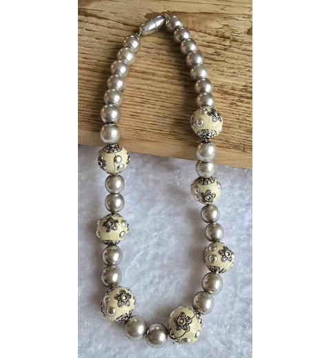 Kette mit Kashmiri Perlen creme/silber