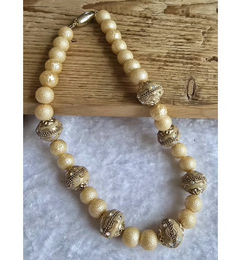 Kette mit Kashmiri Perlen vanille/gold