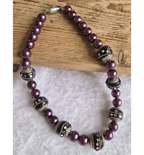 Kette mit Kashmiri Perlen magenta/schwarz
