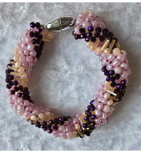 Gefädeltes Armband rosa/lachs/violette
