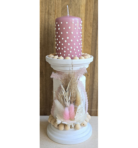 Kerzenständer mit Trockenblumen rosa