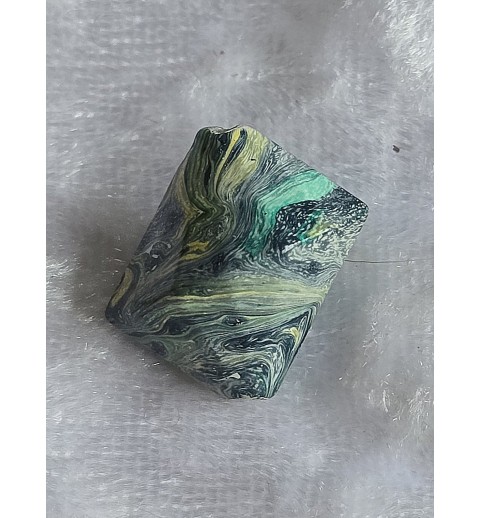 Kunststoff Perle schräg petrol/gelb/mint