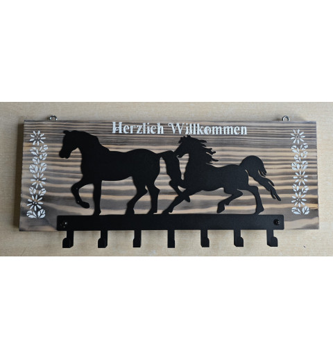 Garderobe Zwei Pferde/Blumenranken "Herzlich Willkommen"