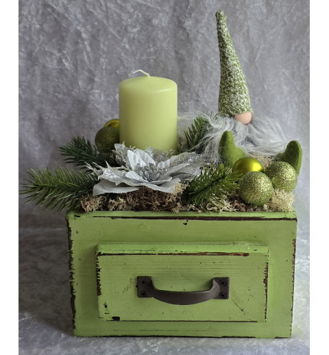 Weihnachts Kiste mit Kerze/Wichtel/hellgrün
