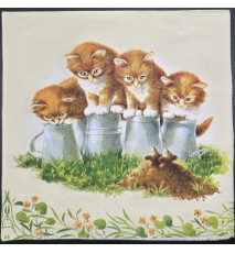 Serviette Vier rot-weisse Katzen sitzen auf Milchkannen/Wiese