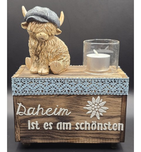 Teelicht mit Klötzchen Hochlandrind mit Mütze/Daheim ist es....