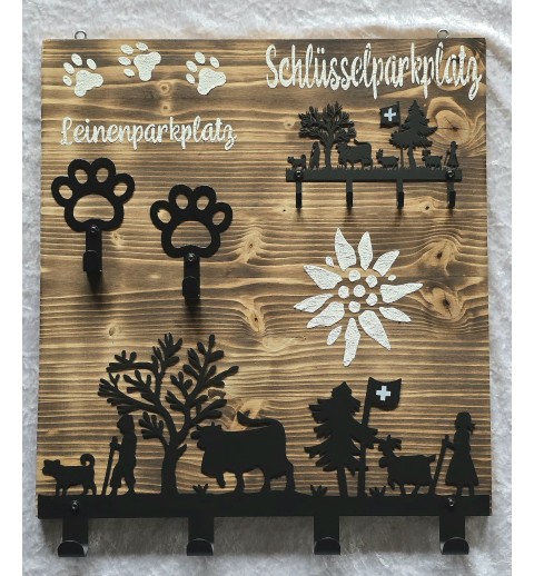 Allrounder Garderobe Alpaufzug und Hundehaken/Holz geflammt
