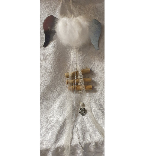 Hängedeko Herz mit Flügel
