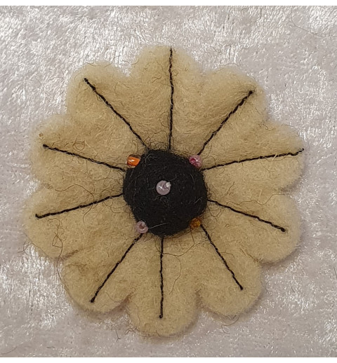 Filz Blume beige
