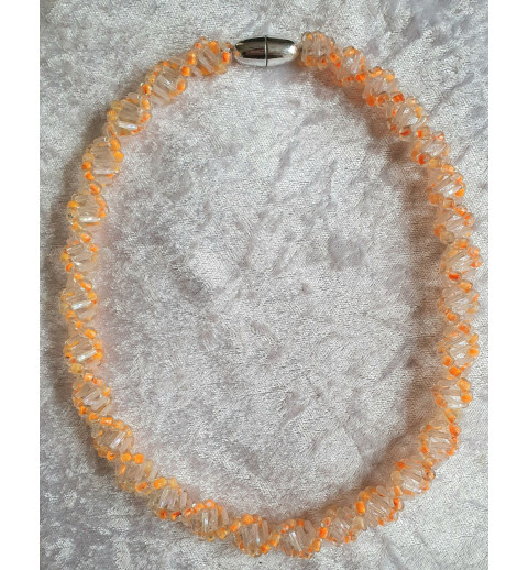 Gefädelte Halskette neon orange